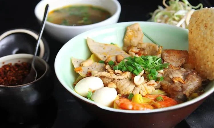 nha-hang-mon-hue-tran-duy-hung-slide-12