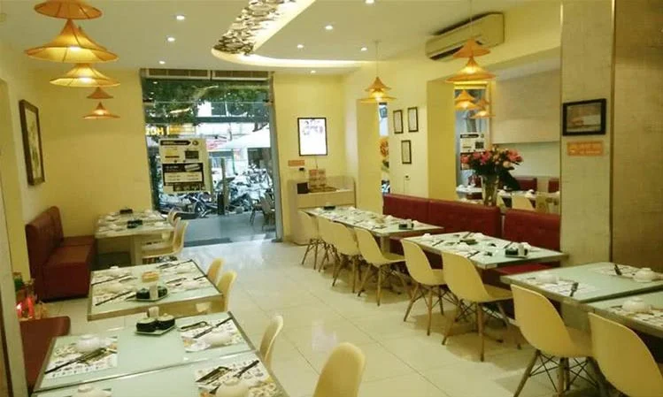 nha-hang-mon-hue-tran-hung-dao-slide-11