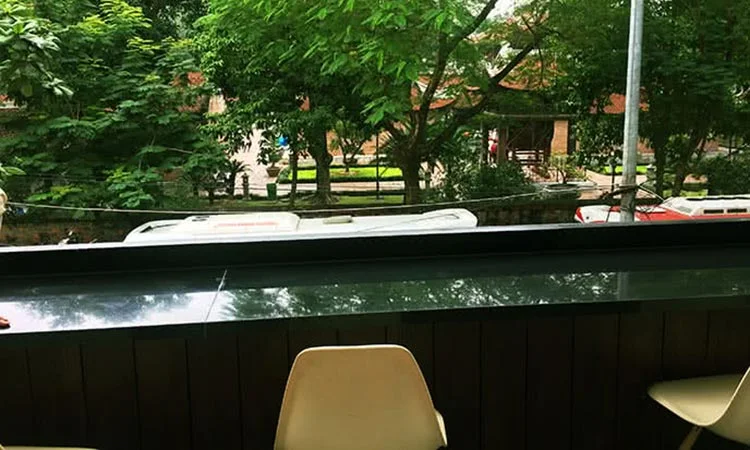 nha-hang-mon-hue-van-mieu-slide-9