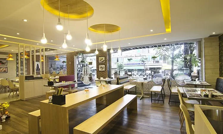 nha-hang-mon-hue-vincom-ba-trieu-slide-10