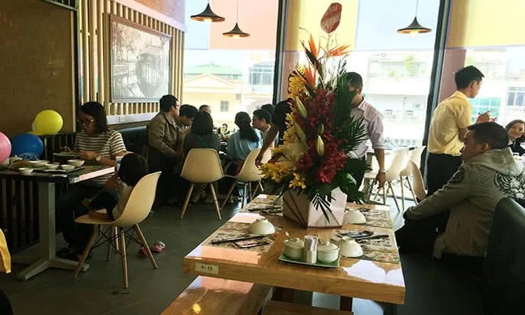 nha-hang-mon-hue-vincom-pham-ngoc-thach-slide-10