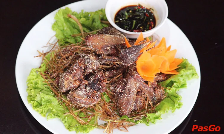 nha-hang-mon-la-pham-van-dong-4