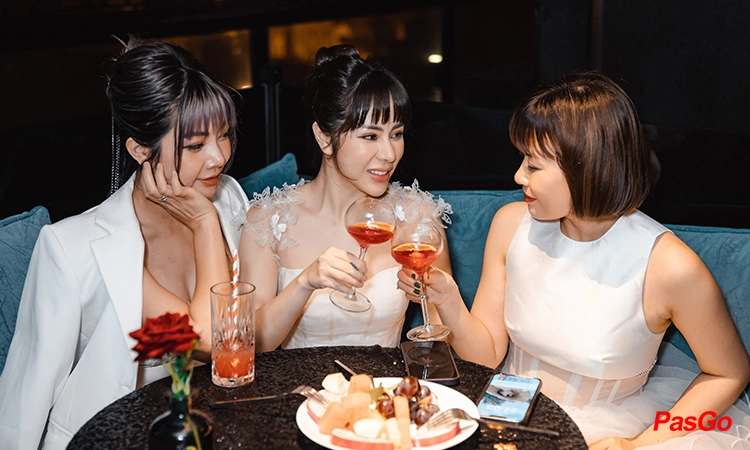 nha-hang-moonlight-sky-bar-ma-may-8