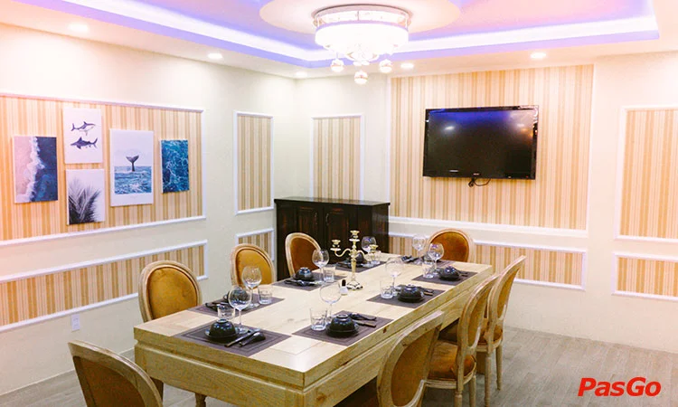 nha-hang-pho-nguyen-thi-thap-12