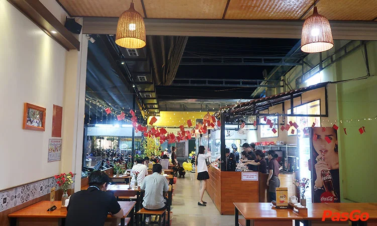 nha-hang-muc-dong-chuoi-com-tam-huynh-tan-phat-9