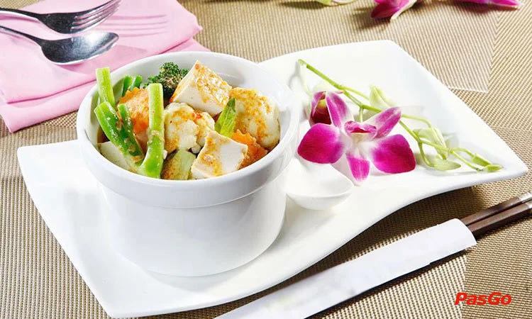 nha-hang-naka-thai-ngo-duc-ke-5