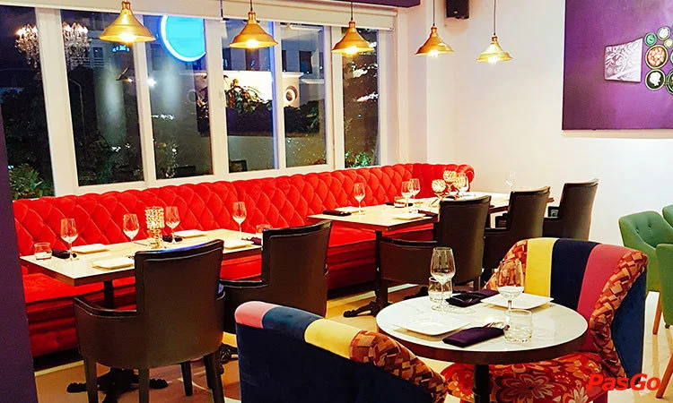 nha-hang-naka-thai-ngo-duc-ke-9