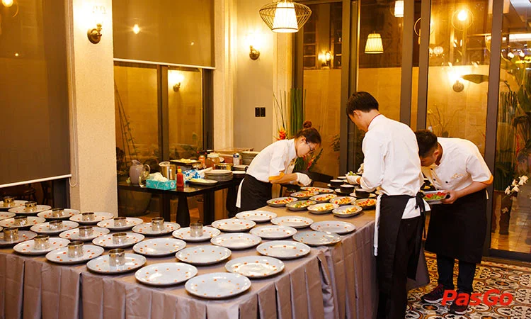 nha-hang-nep-vang-him-lam-slide-12