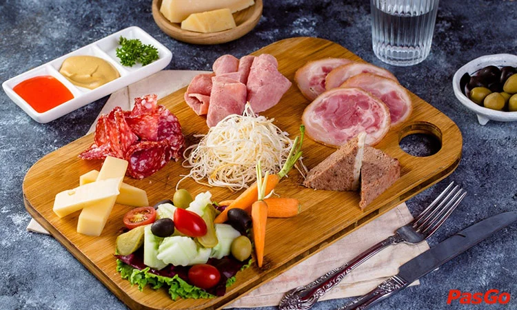 nha-hang-new-york-sports-bar-ba-trieu-12