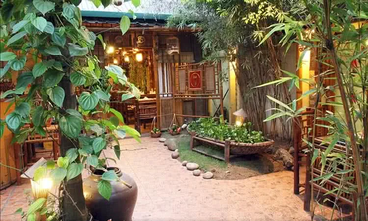 nha-hang-ngoai-o-63-tran-duy-hung-10