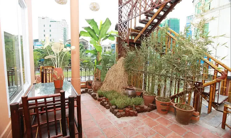 nha-hang-ngoai-o-63-tran-duy-hung-11