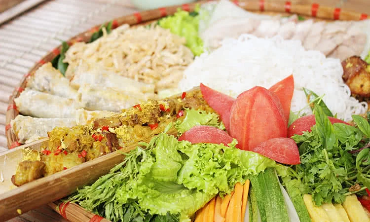 nha-hang-ngoai-o-nguyen-gia-thieu-than-thuong-huong-vi-viet-xua-6