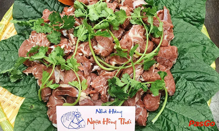 nha-hang-ngua-hong-thai-3-do-quang-8