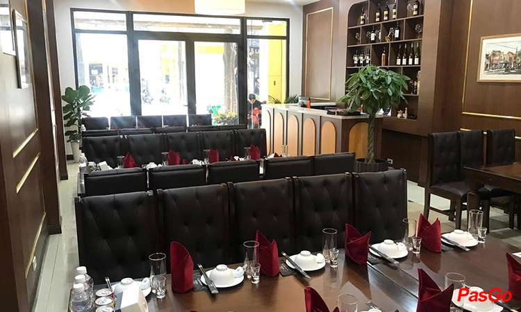 Nhà hàng Nhất Linh Trung Hòa 10