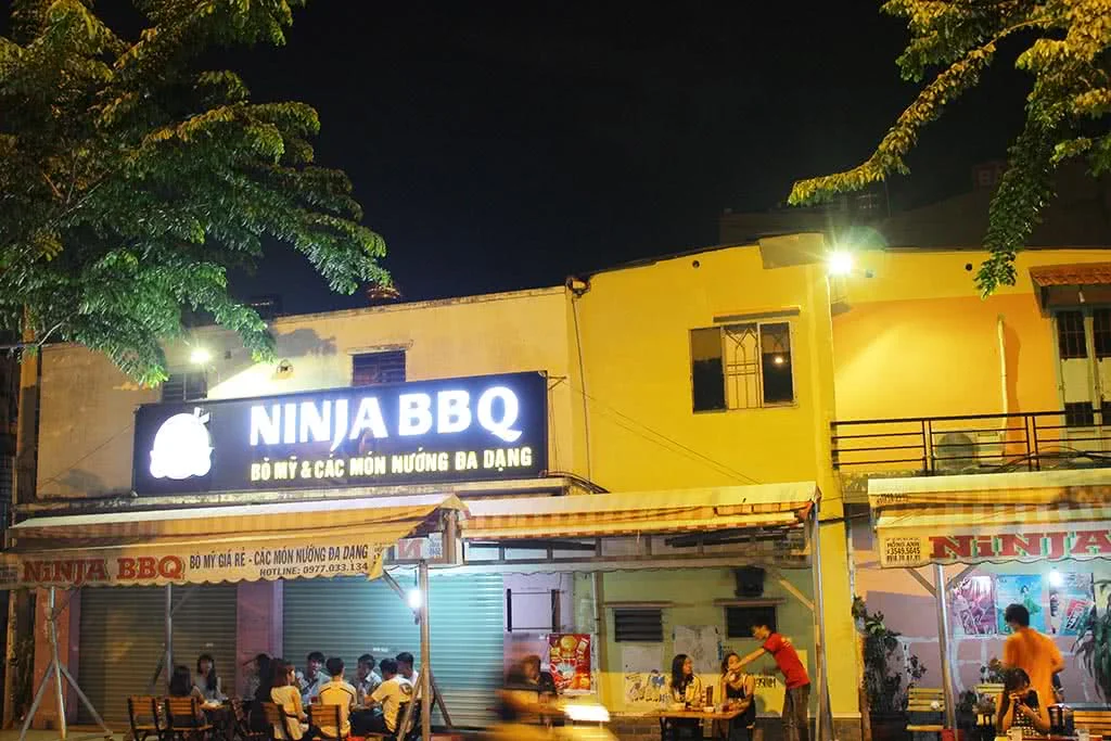 nha-hang-ninja-bbq-khong-gian-1