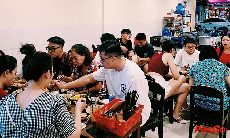 nha-hang-oc-chi-em-nguyen-thai-binh-11