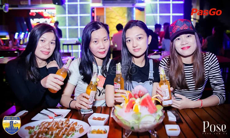 nha-hang-oneplus-beer-club-slide-10