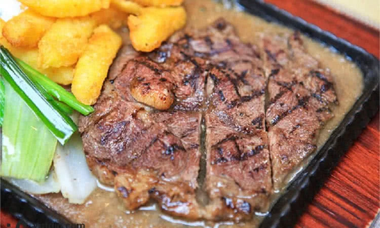 nha-hang-ozzies-bistro-doan-thi-diem-5