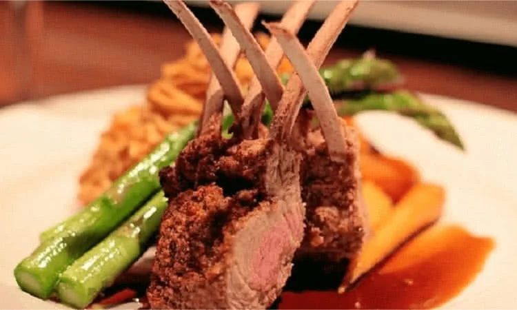 nha-hang-ozzies-bistro-doan-thi-diem-6