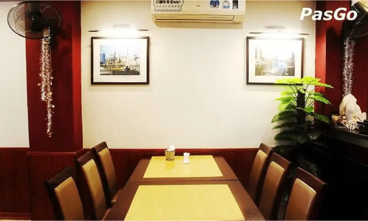 nha-hang-ozzies-bistro-doan-thi-diem-9