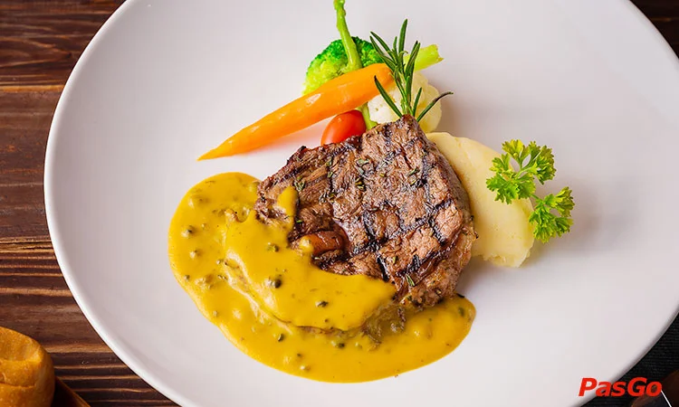 nha-hang-paradise-steak-truong-cong-giai-2