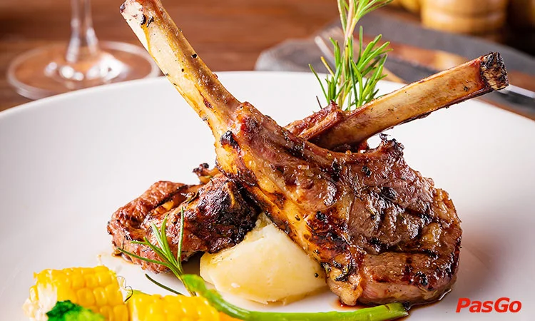 nha-hang-paradise-steak-truong-cong-giai-3