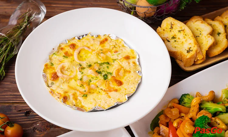 nha-hang-paradise-steak-truong-cong-giai-7