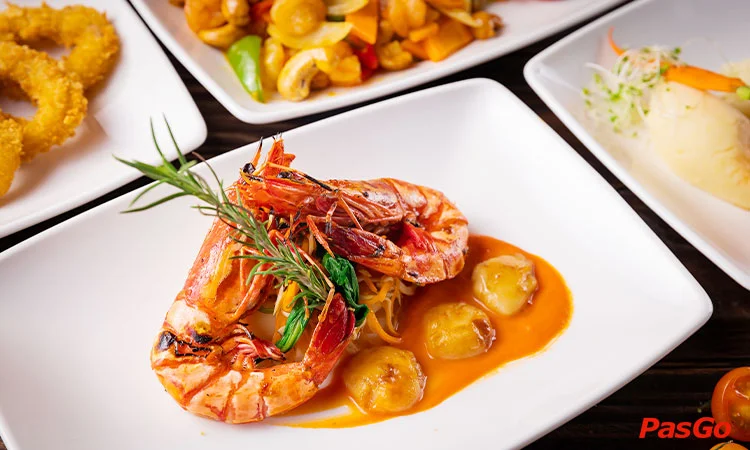 nha-hang-paradise-steak-truong-cong-giai-8