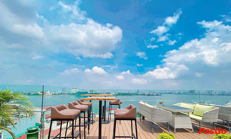 parosand-sky-bar-restaurant-lac-long-quan-1