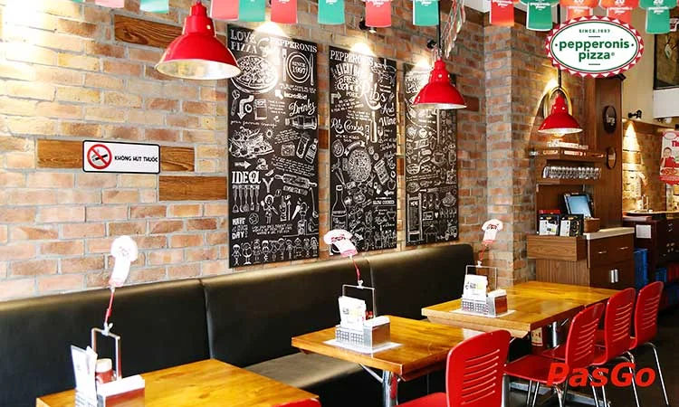 nha-hang-pepperonis-mipec-10