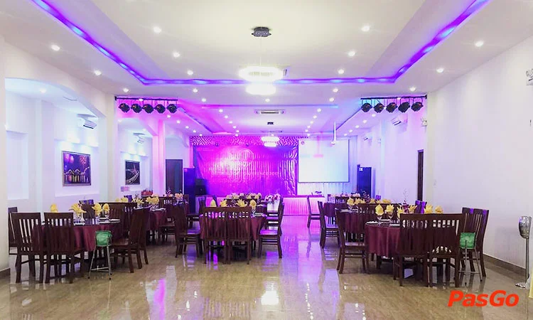 nha-hang-pho-bien-dao-xanh-13