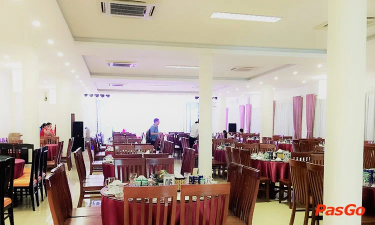 nha-hang-pho-bien-dao-xanh-11