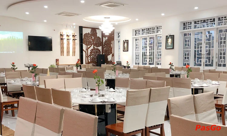 nha-hang-pho-bien-nguyen-tat-thanh-10