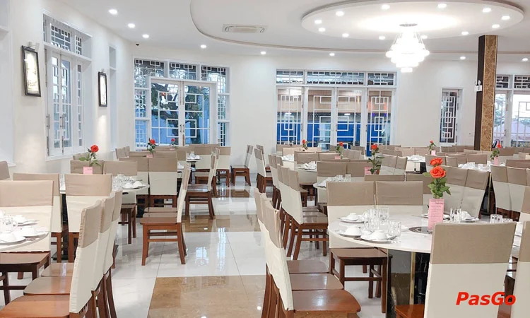 nha-hang-pho-bien-nguyen-tat-thanh-11