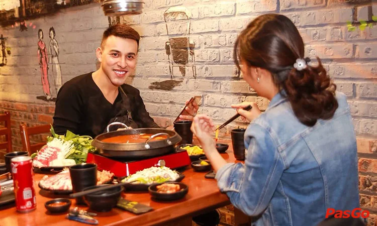 nha-hang-pho-lau-nuong-xa-dan-12