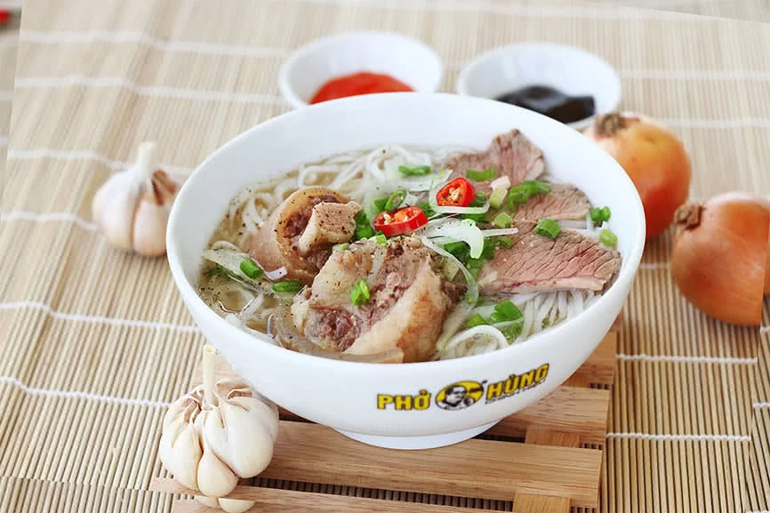 nha-hang-pho-ong-hung-huynh-thuc-khang-slide-2