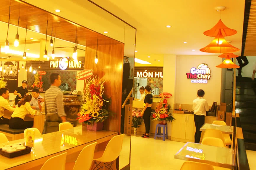 nha-hang-pho-ong-hung-huynh-thuc-khang-slide-7