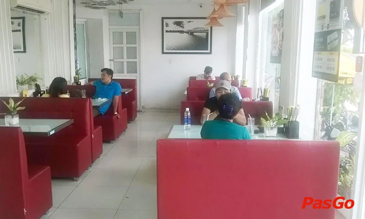 nha-hang-pho-ong-hung-le-quang-dinh-12