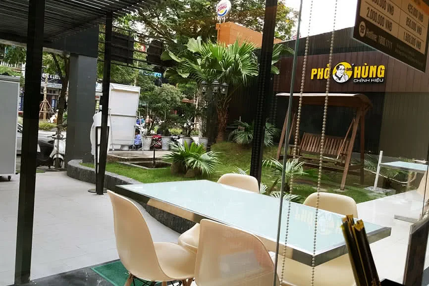 nha-hang-pho-ong-hung-nguyen-khanh-toan-slide-1