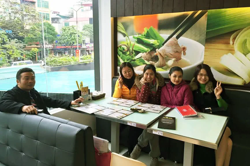 nha-hang-pho-ong-hung-nguyen-khanh-toan-slide-3