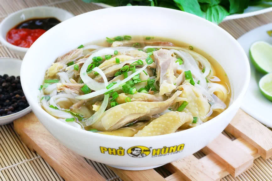 nha-hang-pho-ong-hung-nguyen-khanh-toan-slide-6