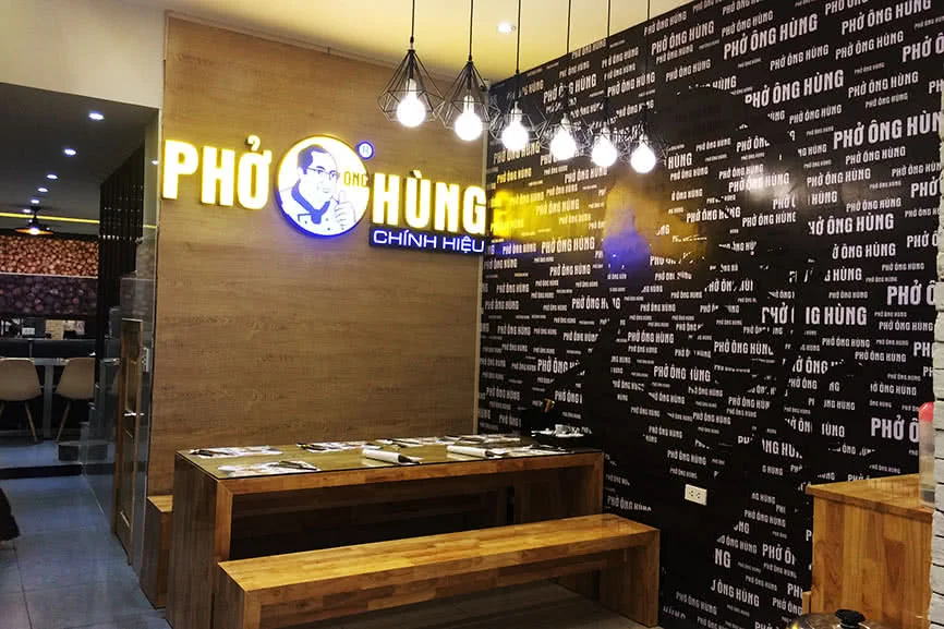nha-hang-pho-ong-hung-van-mieu-slide-3