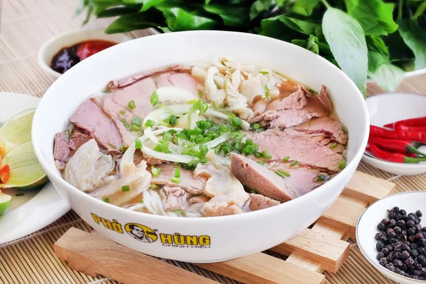 nha-hang-pho-ong-hung-van-mieu-slide-4