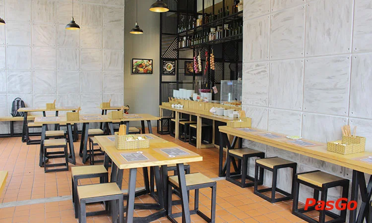 nha-hang-pho-ong-khai-nguyen-luong-bang-10