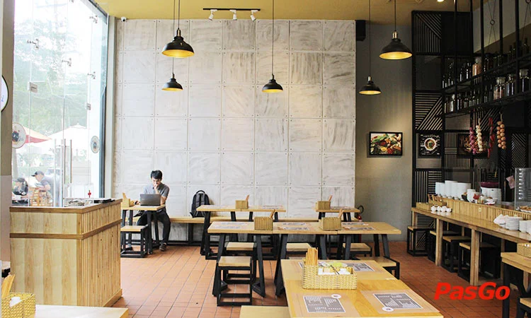 nha-hang-pho-ong-khai-nguyen-luong-bang-11