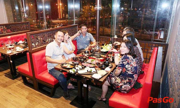 nha-hang-phuong-hoang-trieu-viet-vuong-4