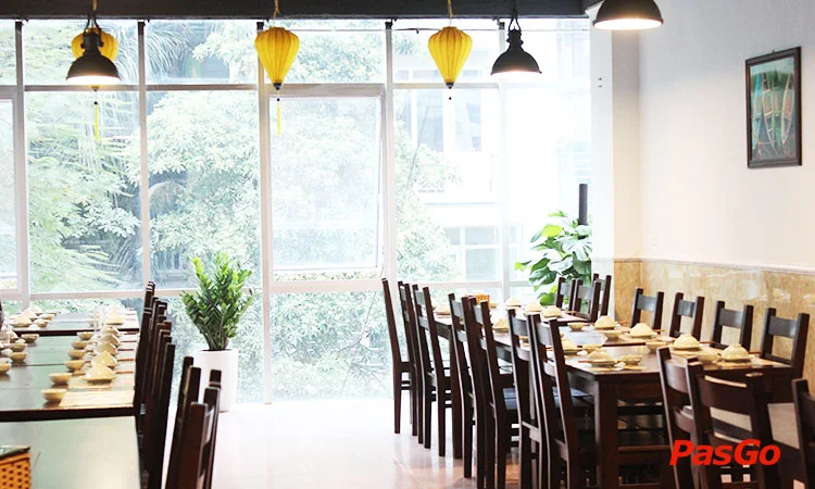 nha-hang-phuong-nam-dich-vong-hau-slide-12