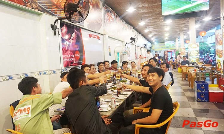 nha-hang-phuong-nam-quan-duong-3-thang-2-slide-12