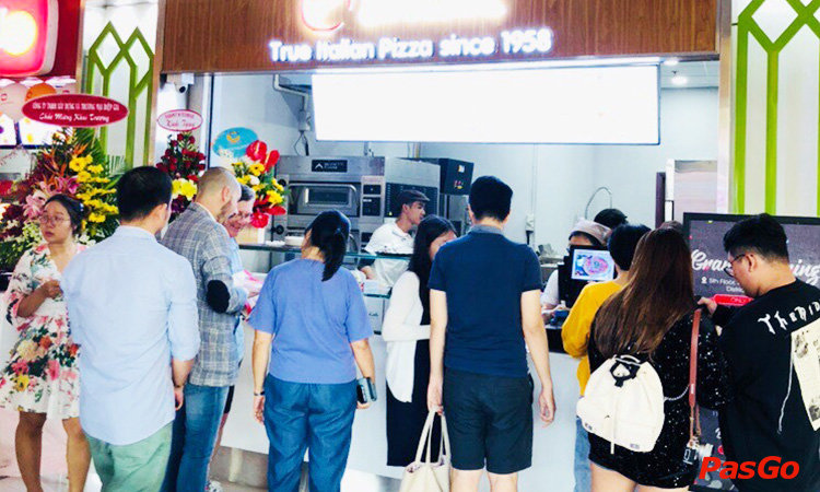 nha-hang-pizza-tonda-crescent-mall-9