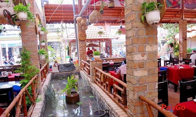 nha-hang-que-nha-pham-van-hai-slide-10